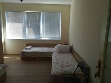 Фото номера Трехместный номер с балконом Гостевой дом Room 101 г. Хисаря 2