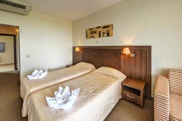 Фотографии Отель Sana Spa Hotel г. Хисаря (Болгария) №2 Фото Отель Sana Spa Hotel г. Хисаря 2