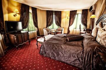 Фото номера VIP-люкс с гидромассажной ванной Отель Hotel Chinar г. Хисаря 3