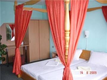 Фото номера Люкс с 1 спальней Отель Family Hotel Natalis г. Хисаря 4