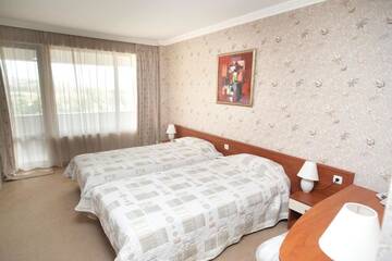 Фото номера Стандартный двухместный номер с 2 отдельными кроватями Отель Hissar Spa Hotel г. Хисаря 10