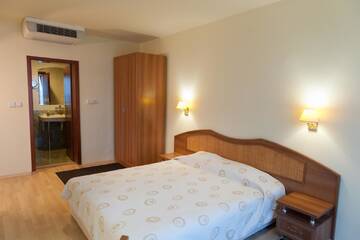 Фото номера Люкс с балконом Отель Hotel Astrea г. Хисаря 4